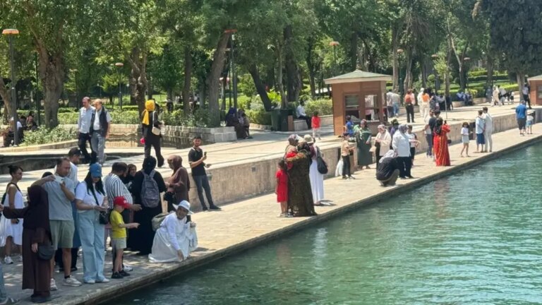 La chaleur torride est efficace à Şanlıurfa ! Les thermomètres indiquaient 45 degrés