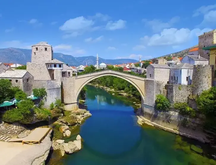 SANS VISA ET EXOTIQUE Histoire, Mer, Divertissement… LES ITINÉRAIRES LES PLUS TENDANCES des Balkans vers l'Asie pendant les 9 jours de vacances de l'Aïd al-Adha