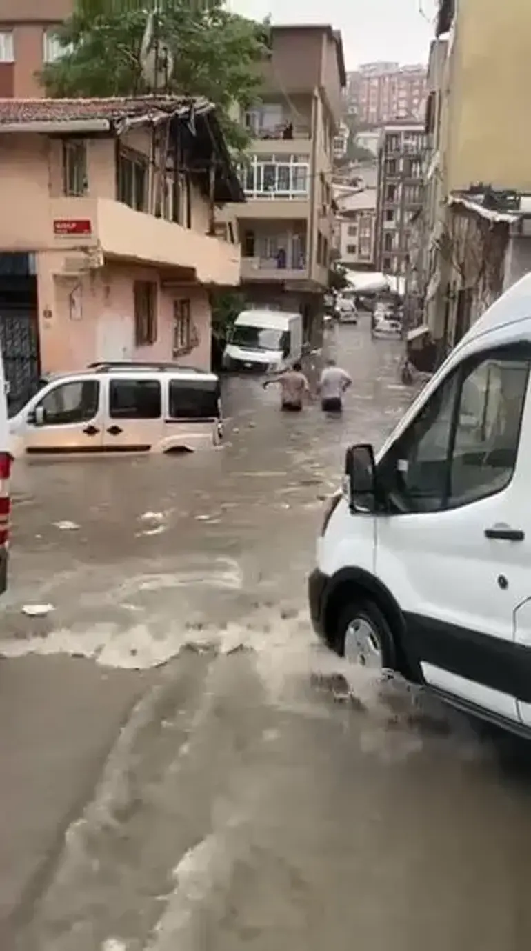 Fortes pluies à Istanbul : les rues sont inondées
