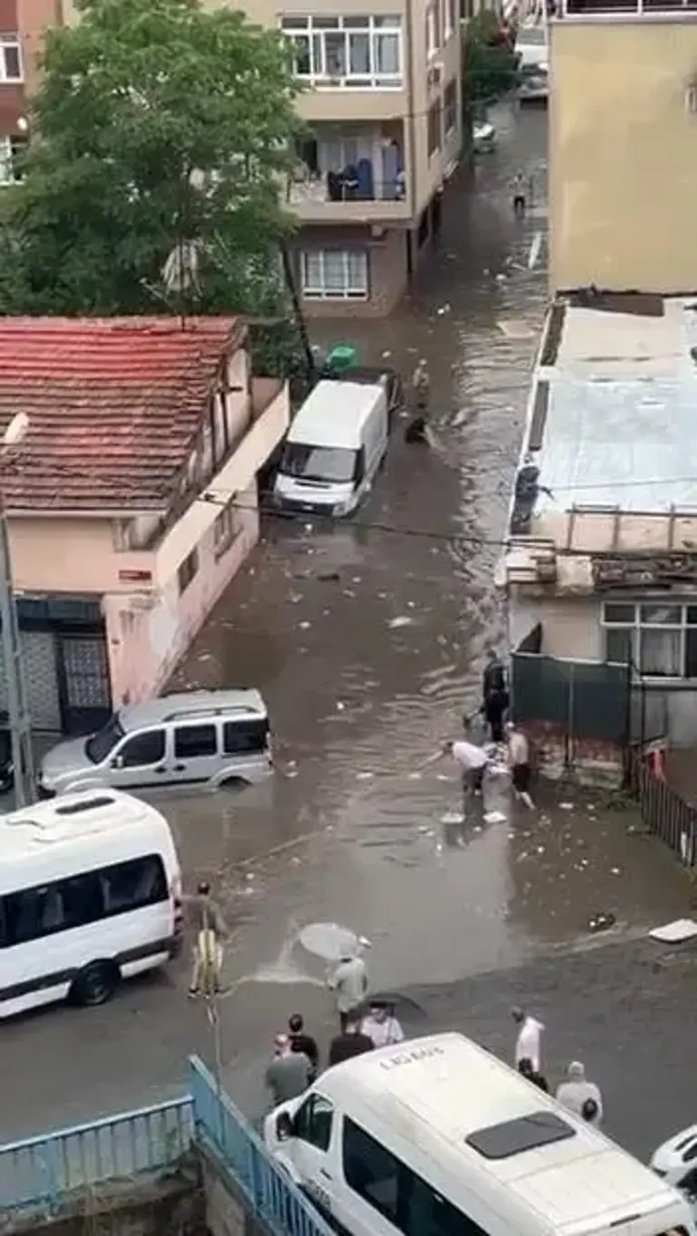 Fortes pluies à Istanbul : les rues sont inondées