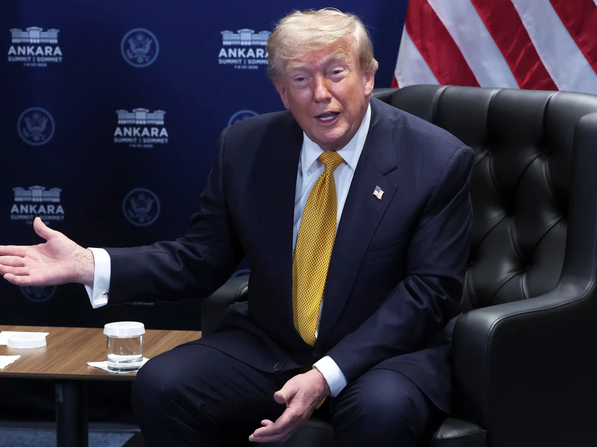 Trump menace le commerce avec l'Espagne et exige que les États-Unis prennent le contrôle du Groenland au sommet de l'OTAN
