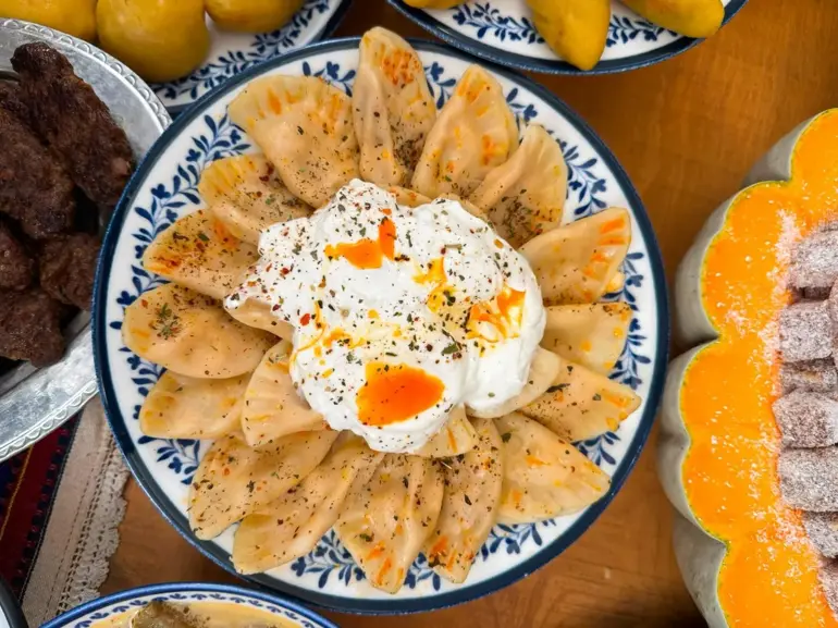 La carte des saveurs de Sakarya est découverte : chaque table est une histoire différente