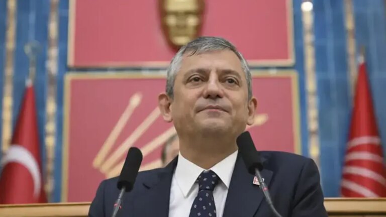 Le « projet de loi CHP » d'Özgür Özel Abdulkadir Selvi a écrit : Il n'y a pas de deuxième exemple dans la politique turque