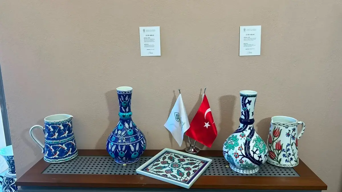 L'exposition « Le patrimoine d'Iznik et le langage des murs » a été inaugurée à Üsküdar