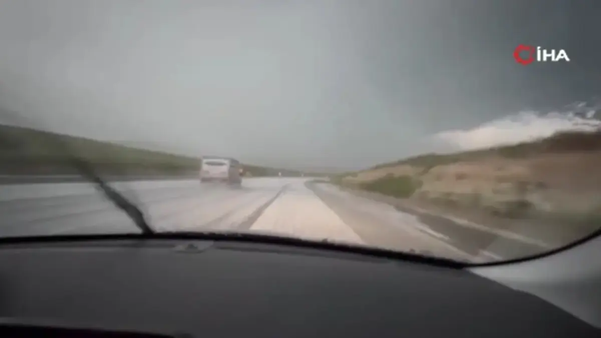 Météorologie prévenue ! Les routes sont devenues blanches en juin