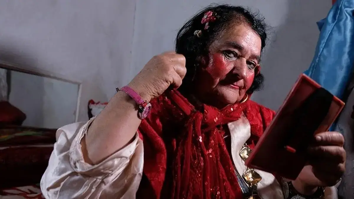 Sa vie a fait l’objet de documentaires et de séries TV ! "La femme en rouge" a perdu la vie