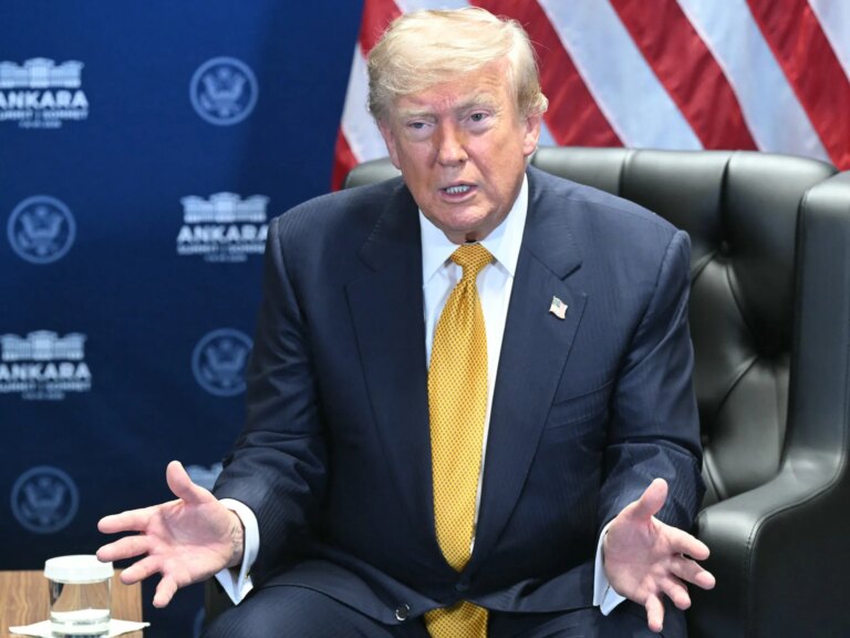Trump déclare que le cessez-le-feu est « terminé » et réitère ses menaces après les attaques commerciales entre les États-Unis et l'Iran