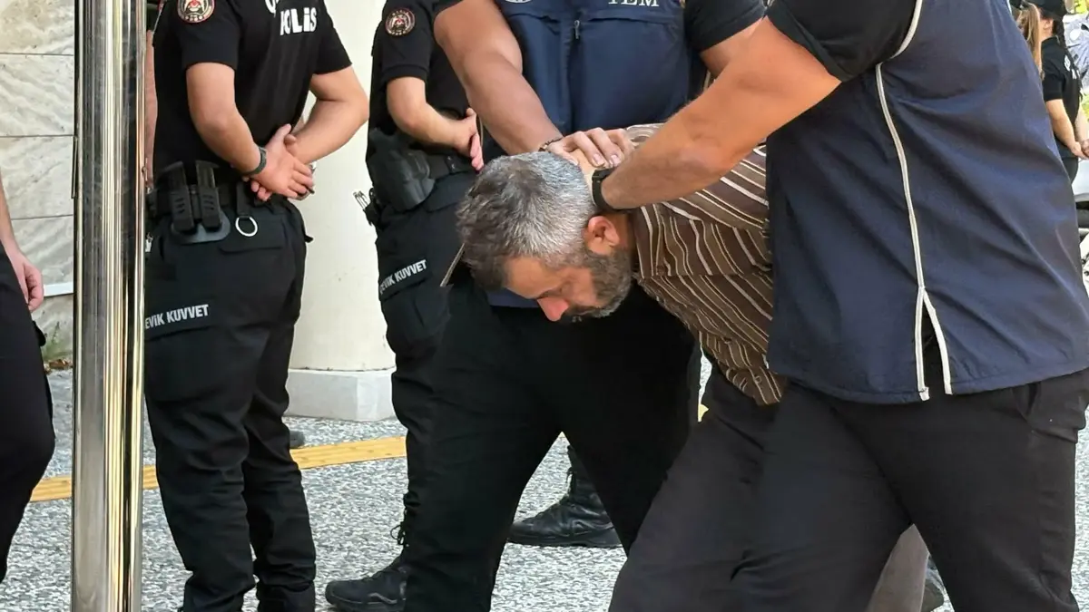 La correspondance secrète du membre FETO Burkay Karatepe avec sa sœur a été révélée