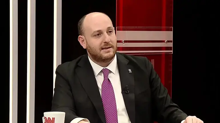 Remercier le président Erdoğan avec une banderole en kurde