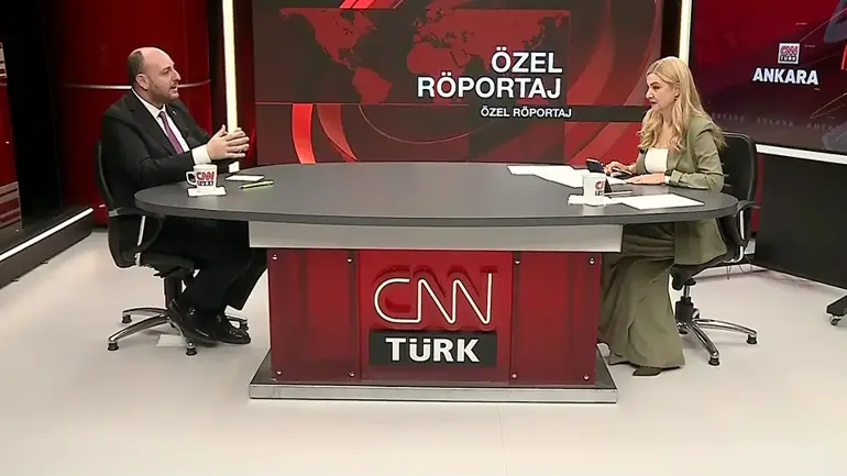 Remercier le président Erdoğan avec une banderole en kurde