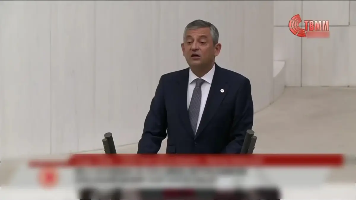 Özgür Özel a dit "oui", 54 votes "non" sont venus de son parti !