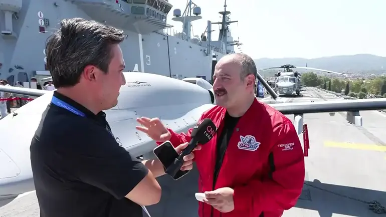 Mustafa Varank s'est entretenu avec CNN TÜRK lors de la piste TCG Anatolia : Nous sommes le seul pays au monde à pouvoir mettre en œuvre ce concept.