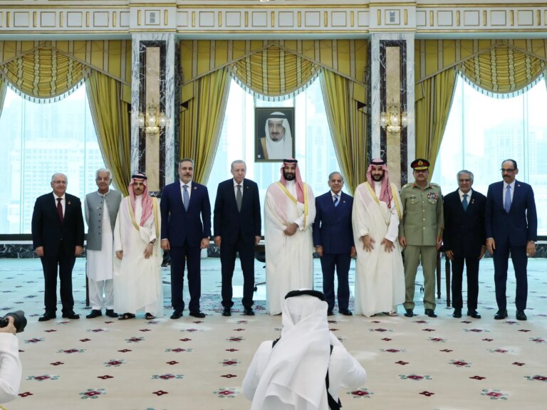 La Turquie, l'Arabie Saoudite et le Pakistan signent un accord de défense commune : qu'y a-t-il dedans ?