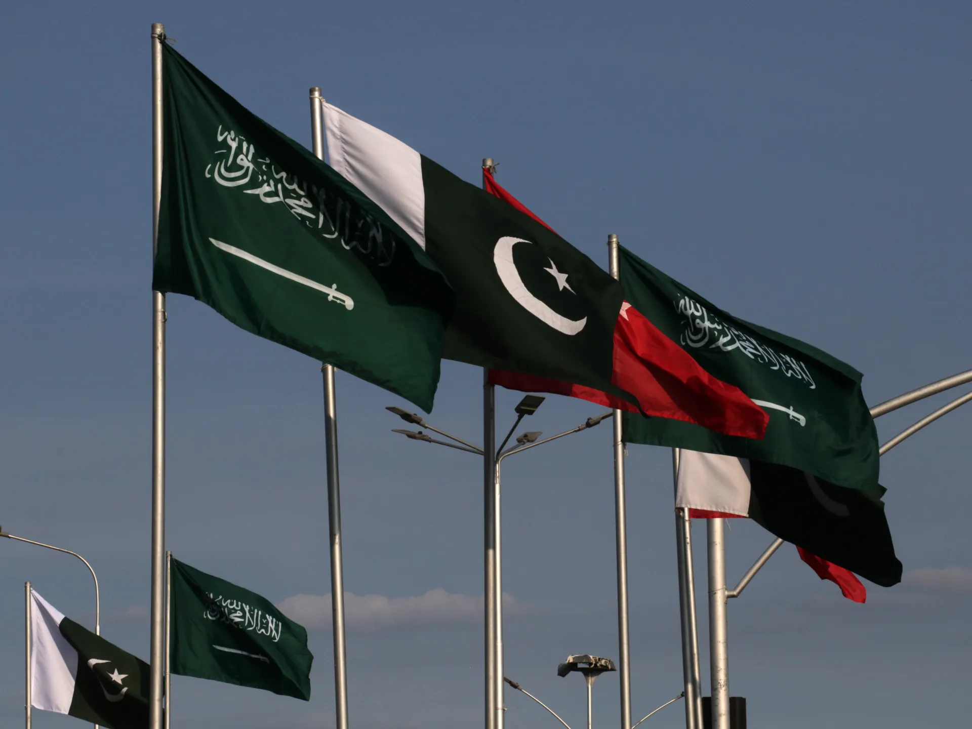 Quels autres pays pourraient rejoindre l’accord de défense turco-saoudien-pakistanais ?