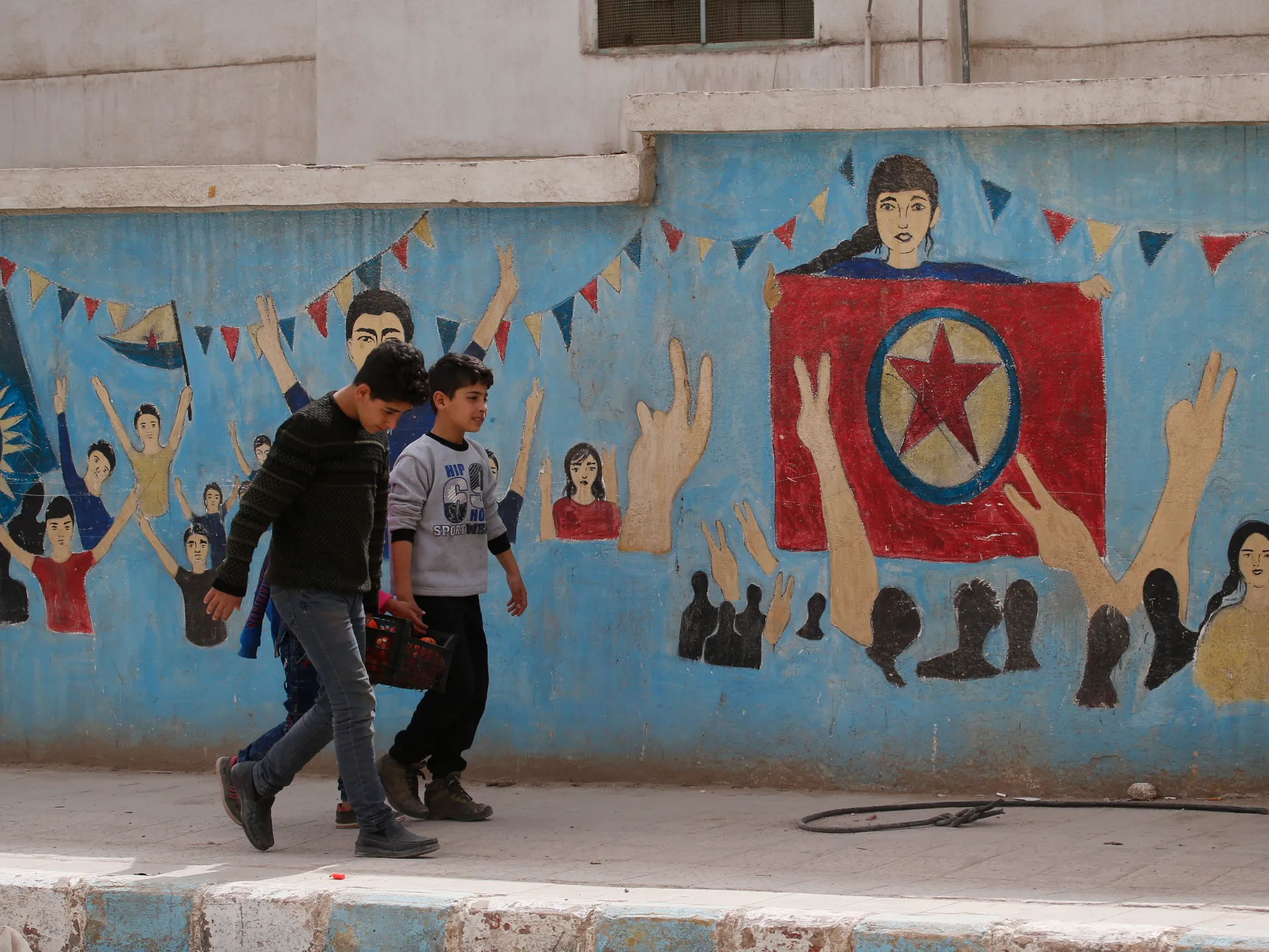 Accueil inattendu : les Kurdes syriens rentrent chez eux à Afrin