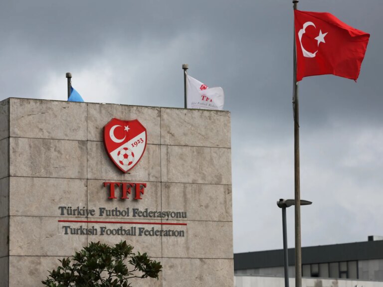 La Turquie arrête le président et six membres de l'instance arbitrale de football dans le cadre d'une enquête
