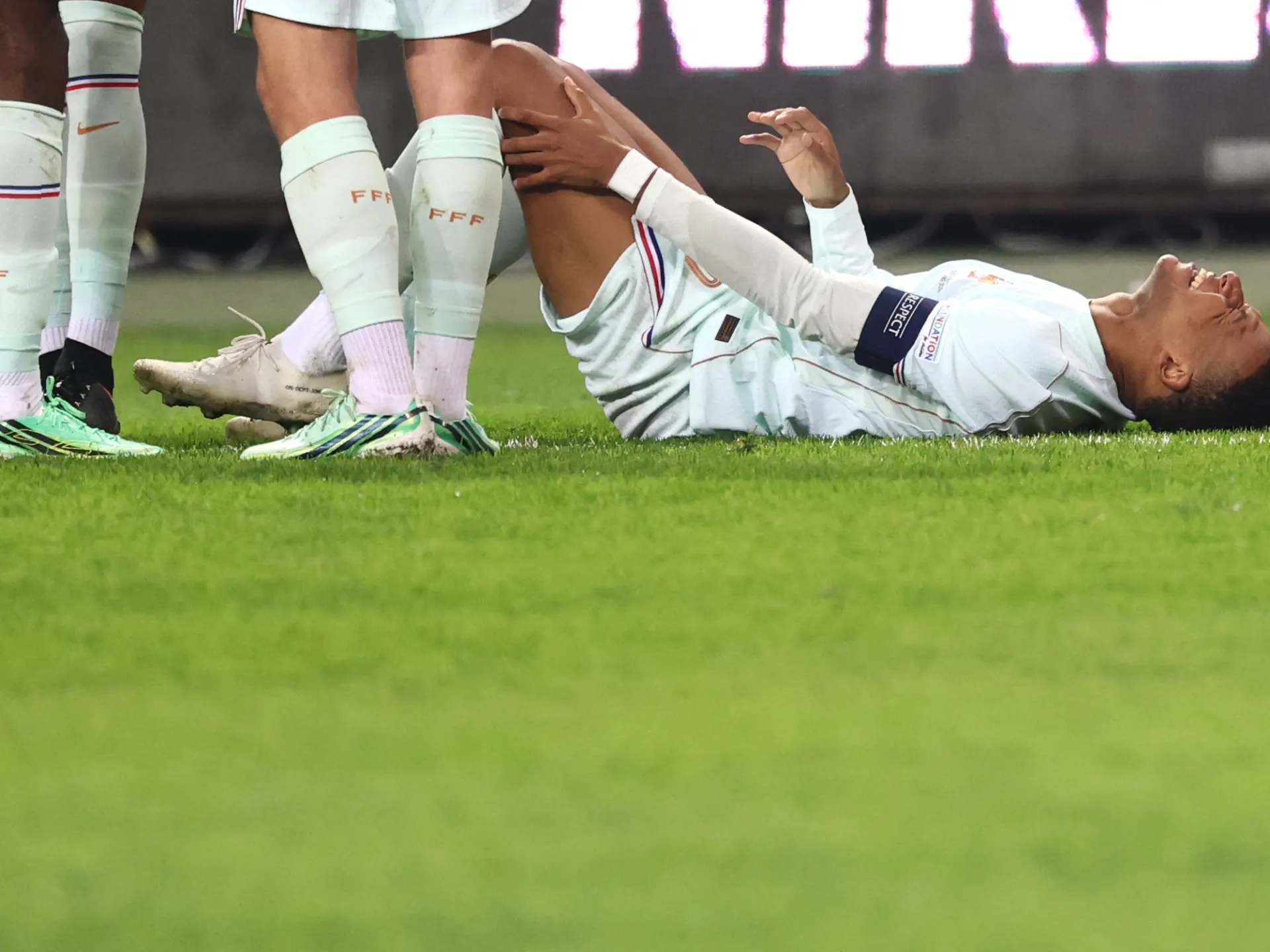 La blessure au genou de Kylian Mbappé l'empêche d'être absent pendant deux semaines