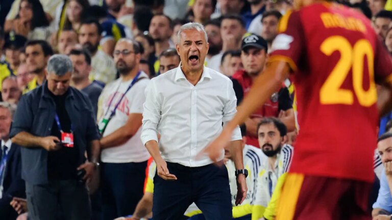 La démission de l'entraîneur de Fenerbahce, Kartal, refusée suite à un jet de bouteille lors du match nul contre la Roma
