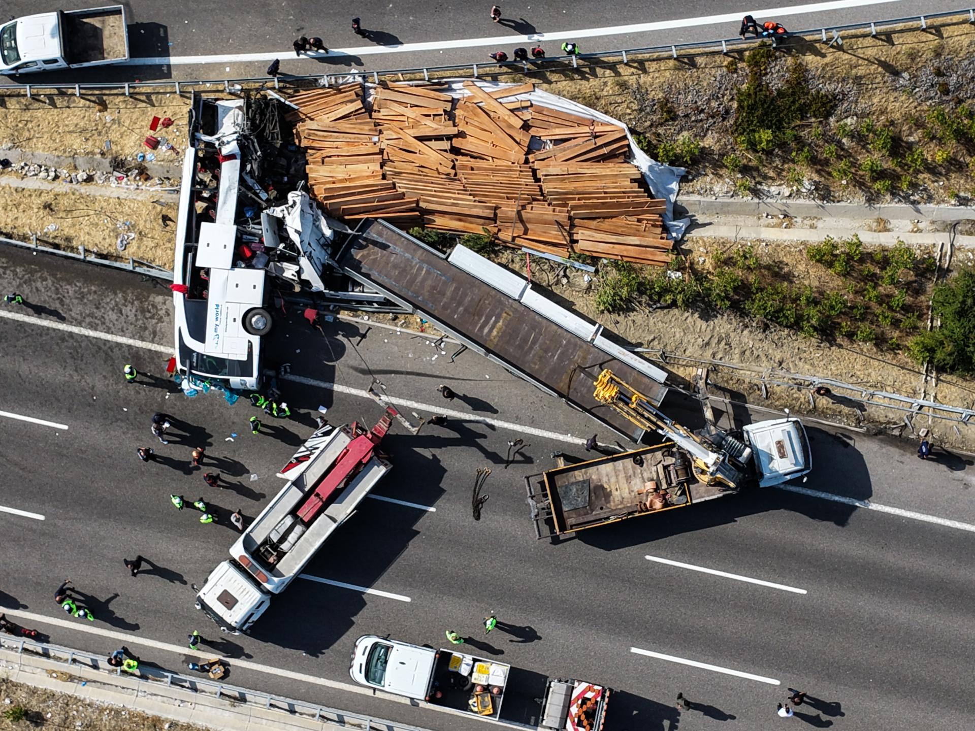 Un accident d'autoroute en Turquie fait 11 morts et 27 blessés après qu'un bus touristique a heurté un camion