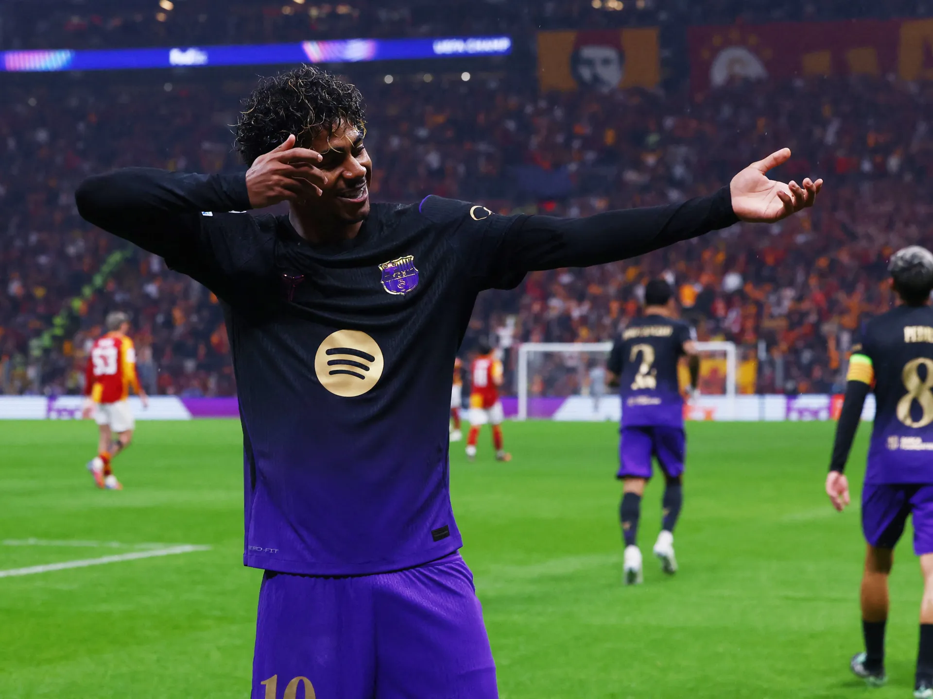 La magie Yamal aide Barcelone à battre Galatasaray en Ligue des Champions